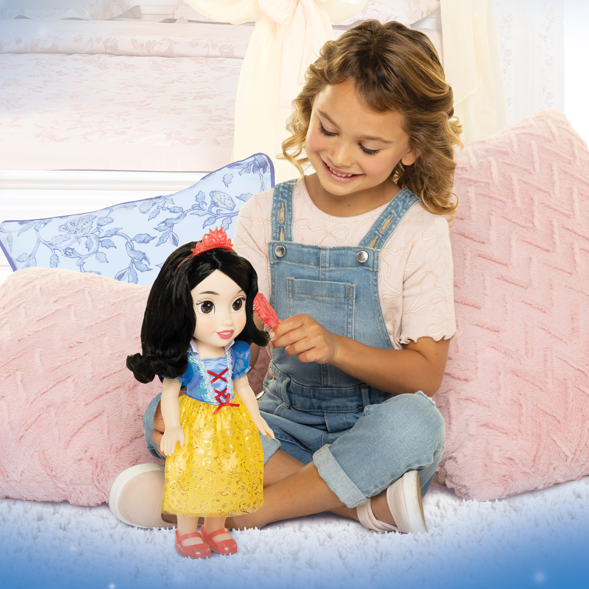 My Friend Snow White 14" Doll - Image 2